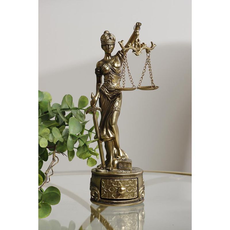 Dama De La Justicia Decorativa 9x9.1x27 Cm - Concepts