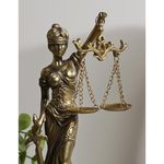 Dama De La Justicia Decorativa 9x9.1x27 Cm - Concepts