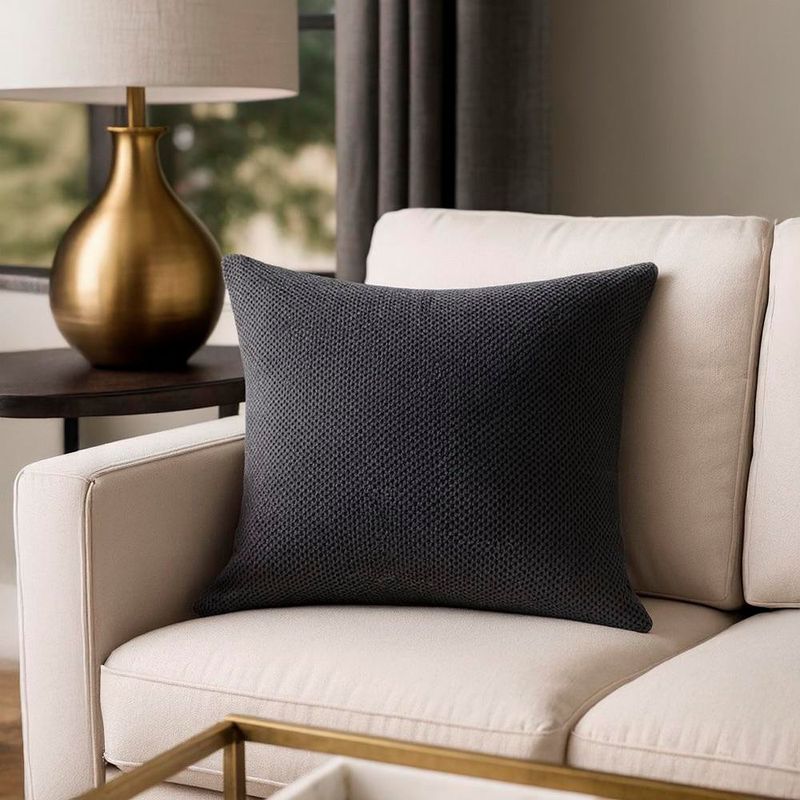 Cojín Relleno Texturizado con Diseño Sofisticado Negro 40 x 40 Cm