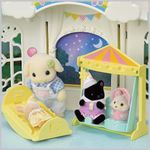 Set de Juego Castillo Soleado en la Guardería - Sylvanian Families