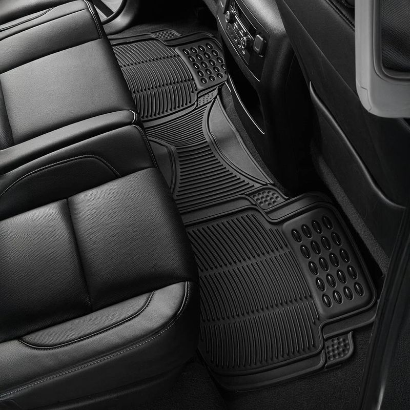 Set de 3 Alfombras Antideslizantes para Auto Swiss de PVC Color Negro
