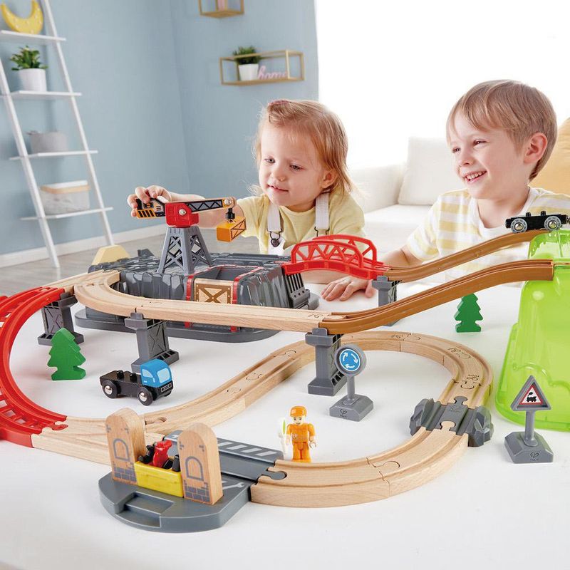 Juego De Trenes Armable 50 Pzas - Hape