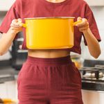 Olla Recta de Peltre Praktica Color Amarillo Mediterráneo de 3.5 Litros