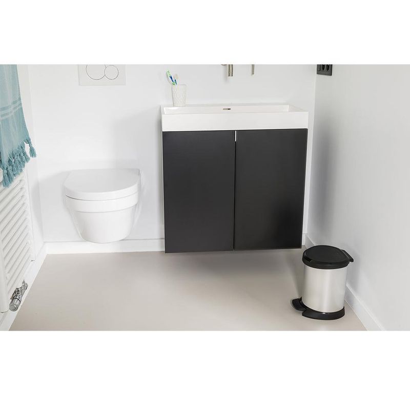 Basurero Deco Plateado Y Negro De 5 Lts - Keter