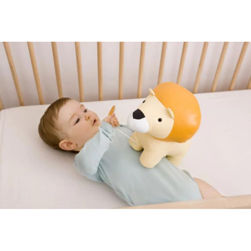 Jackson El León - Little Big Friends