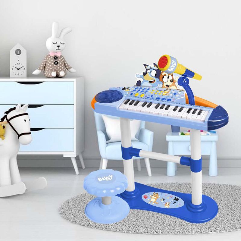 Órgano con Micrófono, Pie y Banqueta Bluey