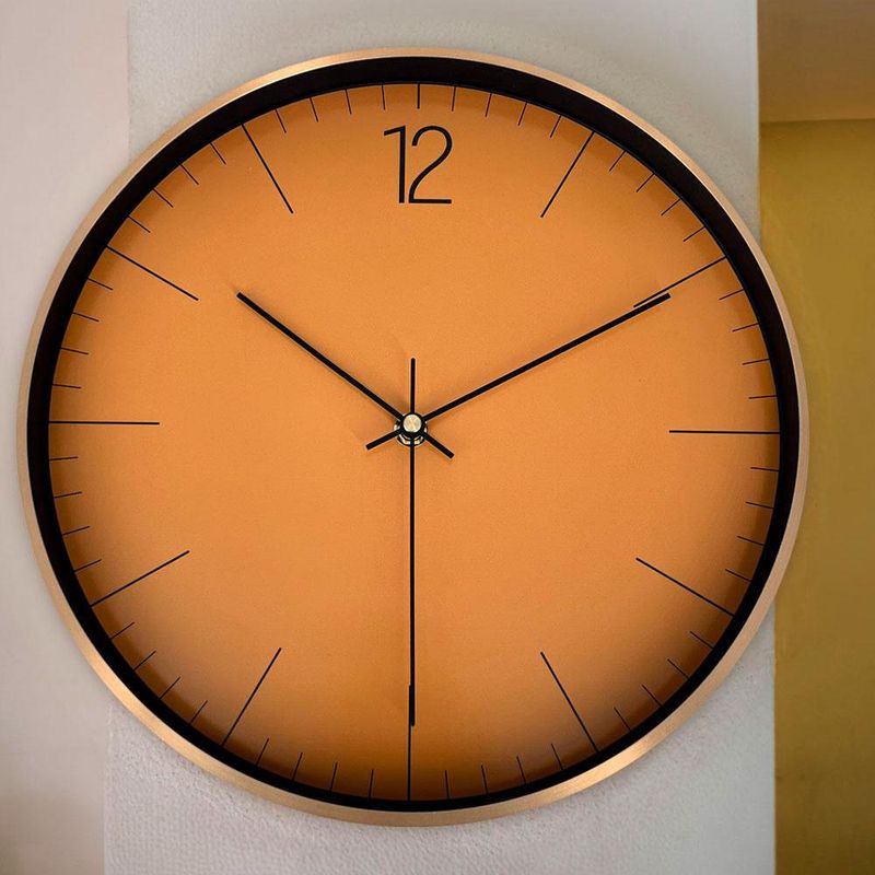 Reloj Metálico 12 Plg Dorado y Naranja
