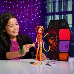 Muñeca Monster High Toralei Stripe Skulltimate Secrets Neon Frights