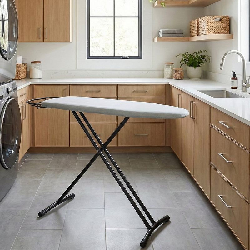 Planchador Metálico de 110 x 36 cm Color Gris