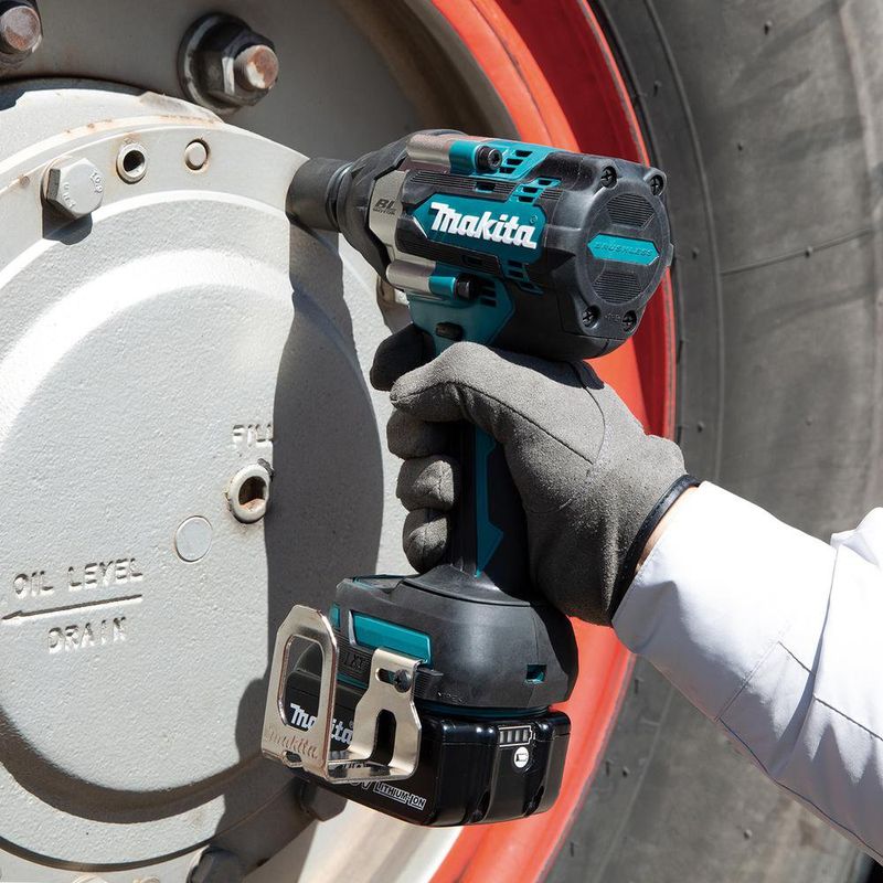Llave de Impacto Inalámbrica de 18V 700Nm de 1/2 Plg - Makita