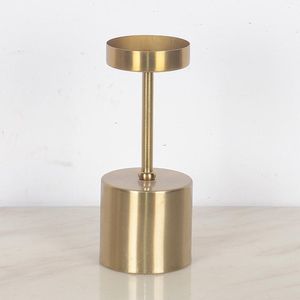 Candelero Metálico con Base Dorado