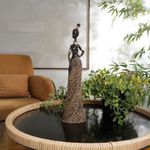 Figura Decorativa de Mujer Africana Estilizada