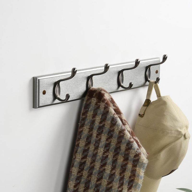 Gancho Atornillable Plateado con 4 Ganchos Metálico