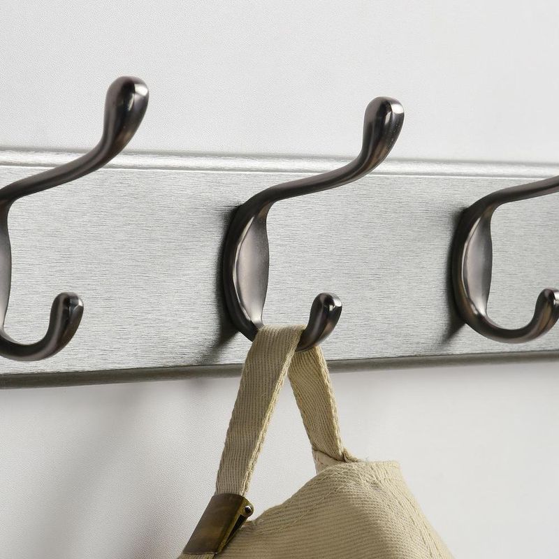 Gancho Atornillable Plateado con 4 Ganchos Metálico