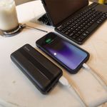 Batería de Respaldo 20000 mAh Carga Rápida con 2 Salidas USB y USB-C Color Negro