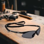Lentes Sport de Seguridad Grises Antiempaño con Cordón Ajustable