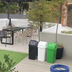 Bote con Tapa Vaivén Color Negro 50 L