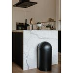 Basurero Abatible Negro 38 L