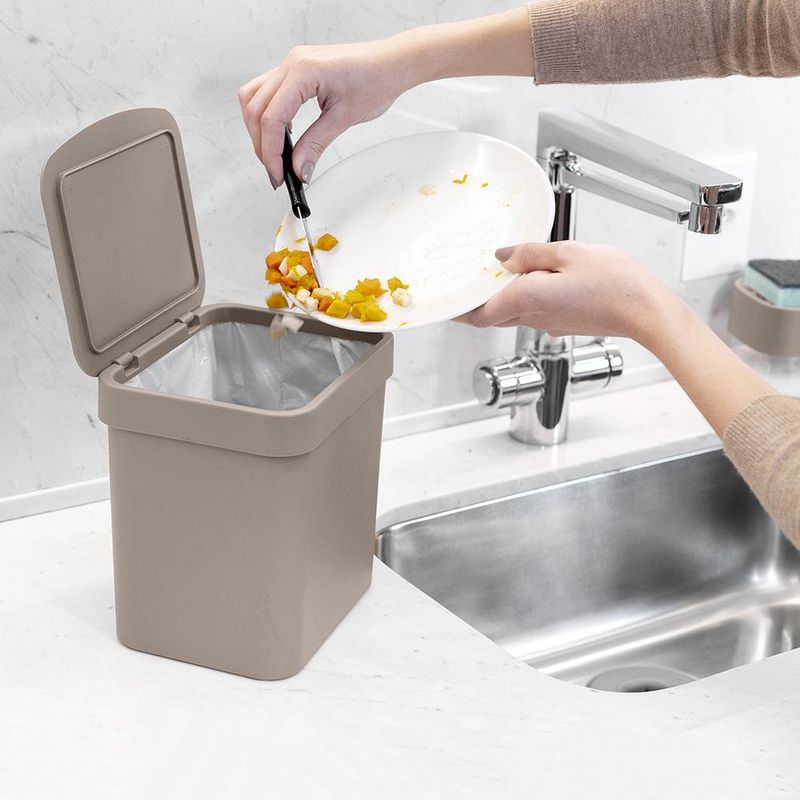 Bote de Basura Trium 4.7 Lts Beige