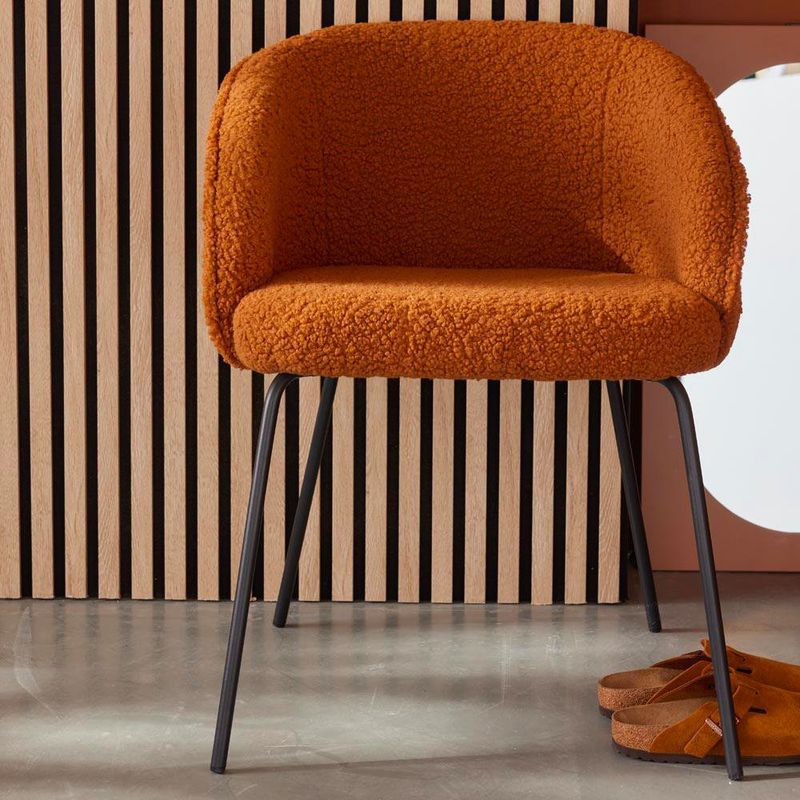 Silla Louie Tapizada en Caramelo