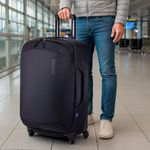Maleta Carry On Thule Subterra 2 Negra con Ruedas 68 L