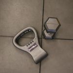 Agarre Ajustable para Mancuerna Tipo Kettlebell Color Negro