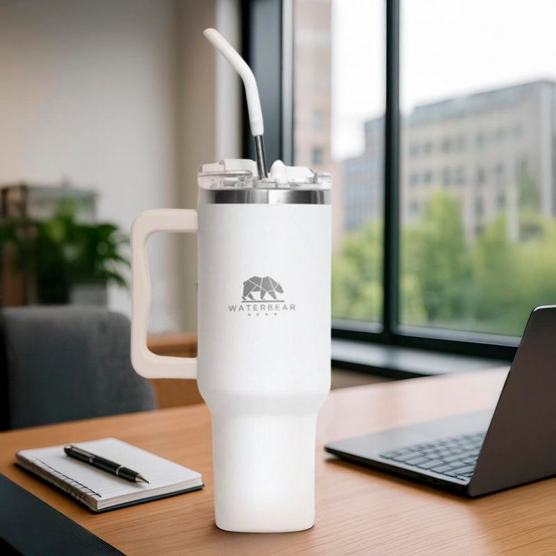 Vaso Térmico Blanco con Agarrador y Pajilla 887 Ml