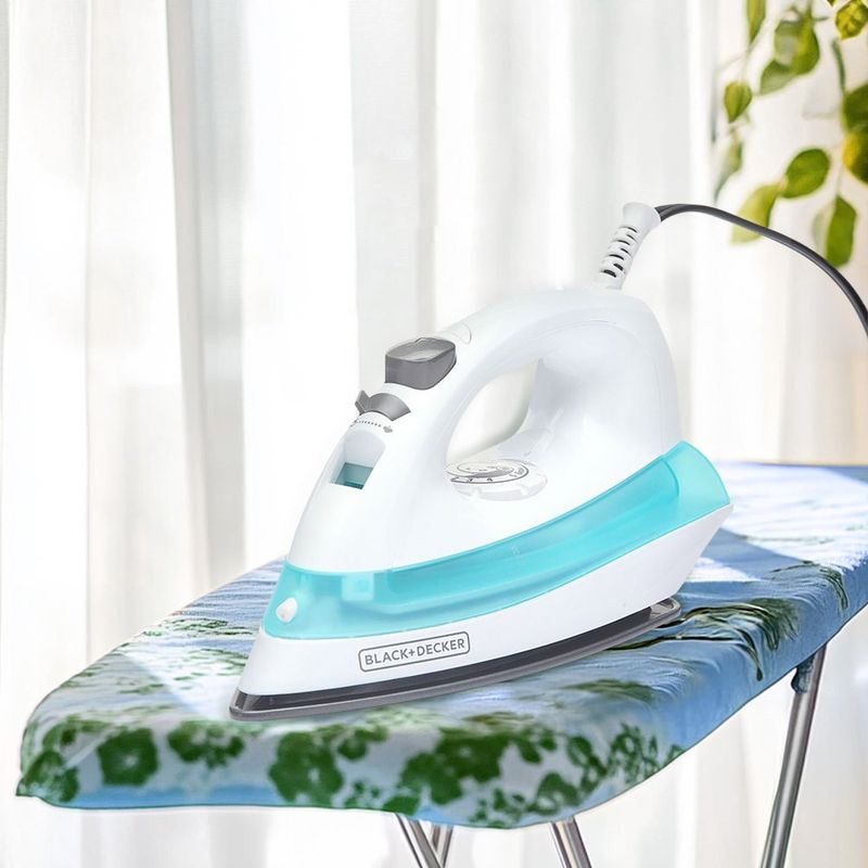 Plancha De Vapor 1200W Con Rociador Y Suela Antiadherente