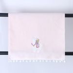 Toalla de Manos Rosa con Bordado Diseño Llama