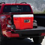 Hielera Rectangular con Rodos 64 L