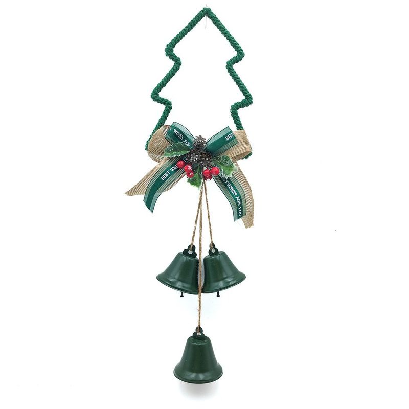 Campanas de Metal con Árbol Verde