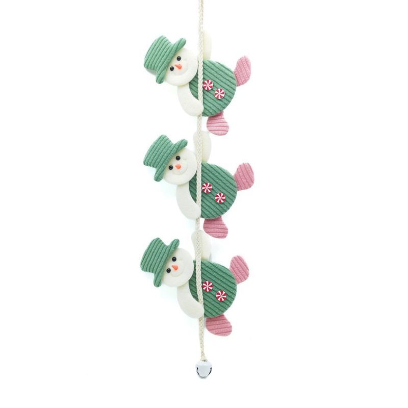 Adorno de Muñecos de Nieve con Sombrero Verde y Detalles Dulces