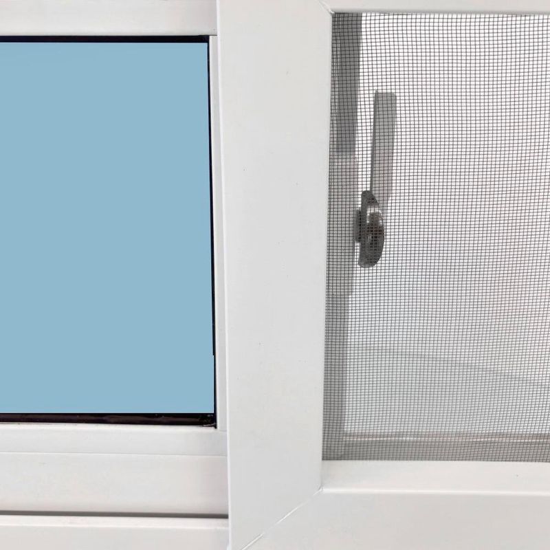 Ventana Corrediza PVC Blanca con Mosquitero y Vidrio Low E