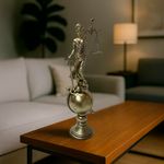 Figura Decorativa Dama de la Justicia