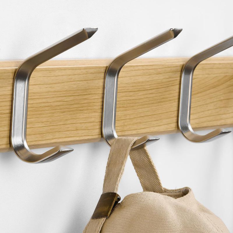 Colgador de Madera con 4 Ganchos Metálicos Colores Surtidos