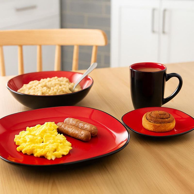 Vajilla Carmín y Negro 16 Pzas