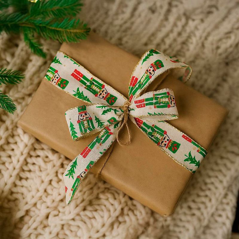 Listón Navideño de Cascanueces de 2.5 plg x 10 yardas Color Blanco