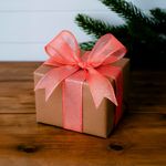 Listón Navideño de 2.5 plg x 10 yardas Color Rosado con Brillos