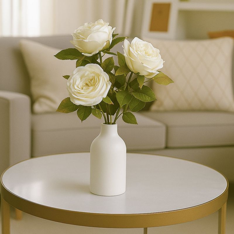 Ramo Artificial de Rosas Blancas con Hojas