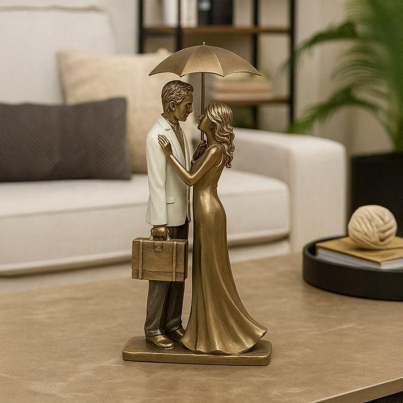 Figura Decorativa Pareja con Paraguas 32Cm