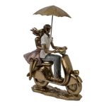 Figura Decorativa Moto Bajo la Lluvia