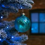 Esfera Navideña Verde Tornasol con Relieve