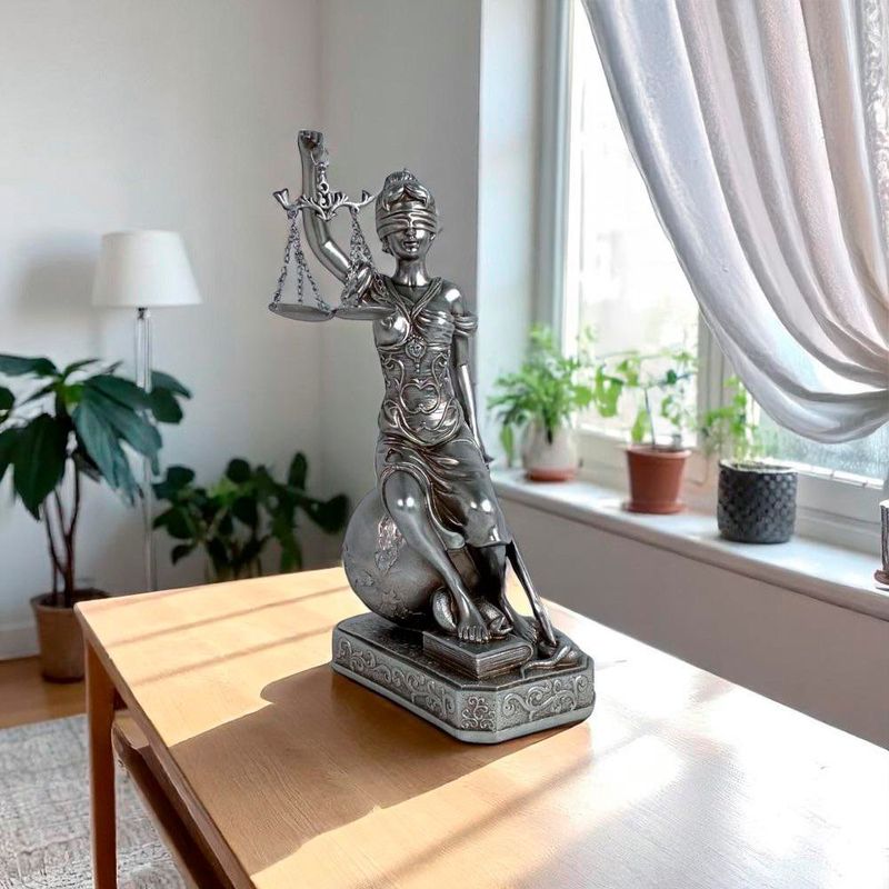 Escultura Decorativa Dama de La Justicia