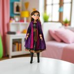 Muñeca de 80 Cm con Capa y Vestido