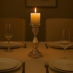 Candelero Decorativo Clásico en Acabado Dorado