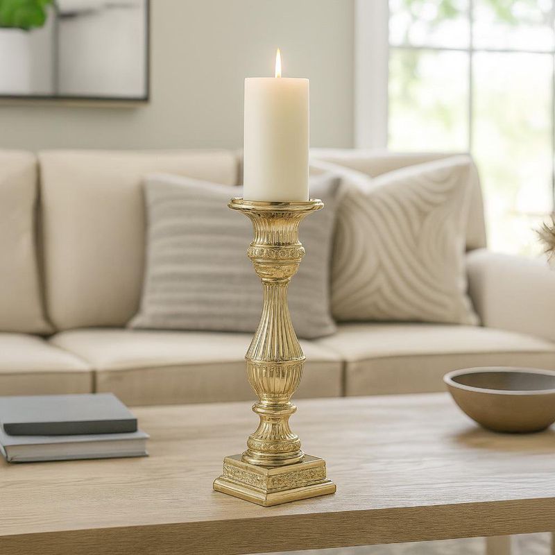 Candelero Decorativo Clásico en Acabado Dorado