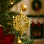 Esfera Decorativa Dorada con Diseño Calado