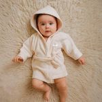 Bata Tundida con Bordado de Oveja 24 Meses