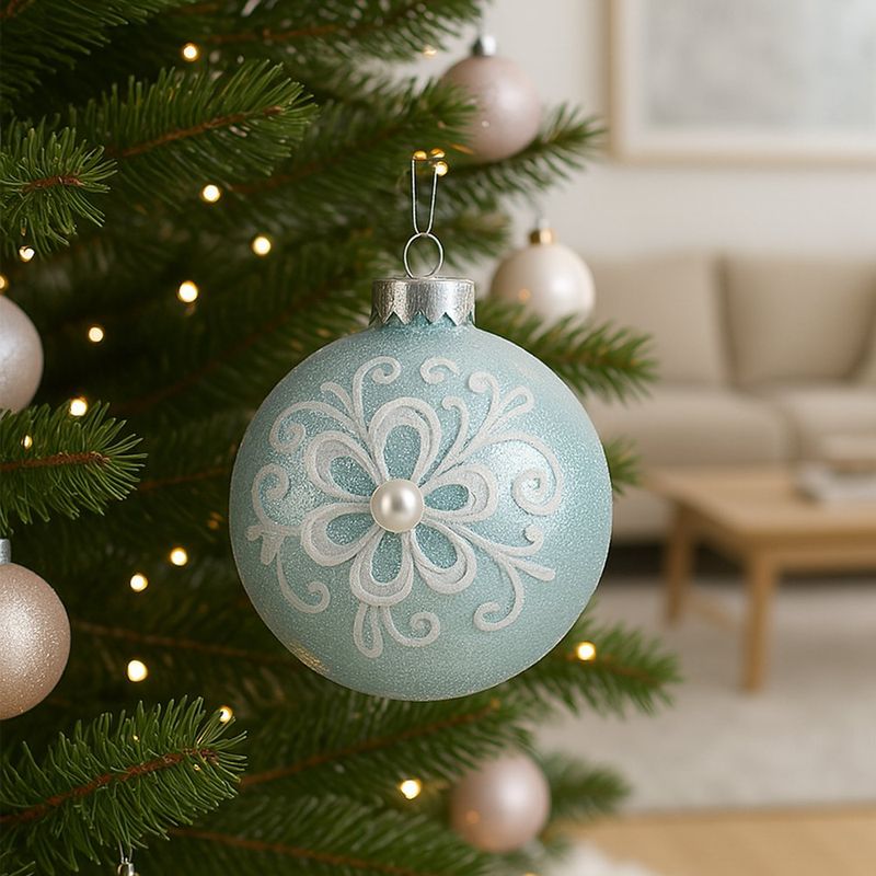 Esfera Navideña Verde con Flor en Encaje y Perla Central