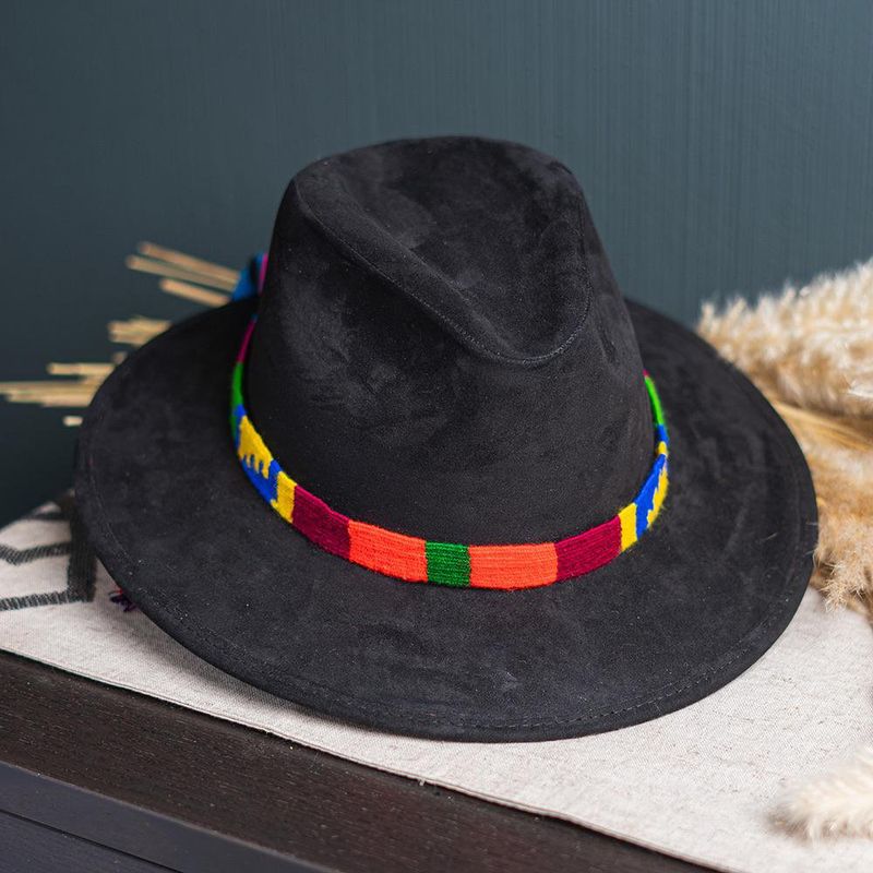 Sombrero Negro De Gamuza Con Cinta Típica